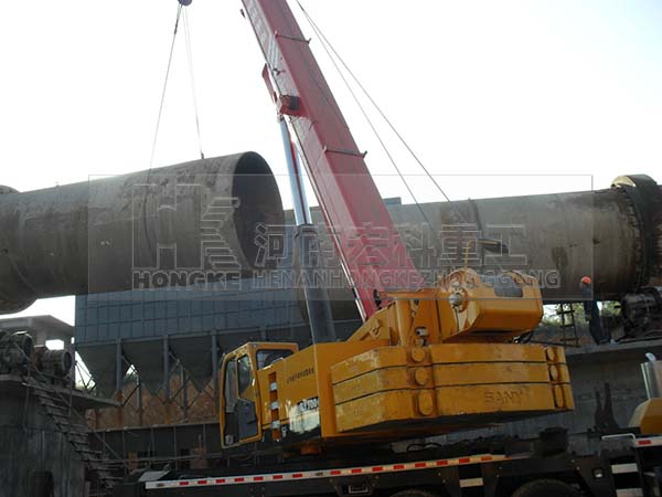 遼寧丹東頁巖陶?；剞D(zhuǎn)窯安裝現(xiàn)場